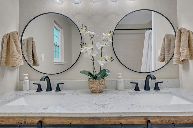 12354 Hobday Rd, Wilton, CA 95693