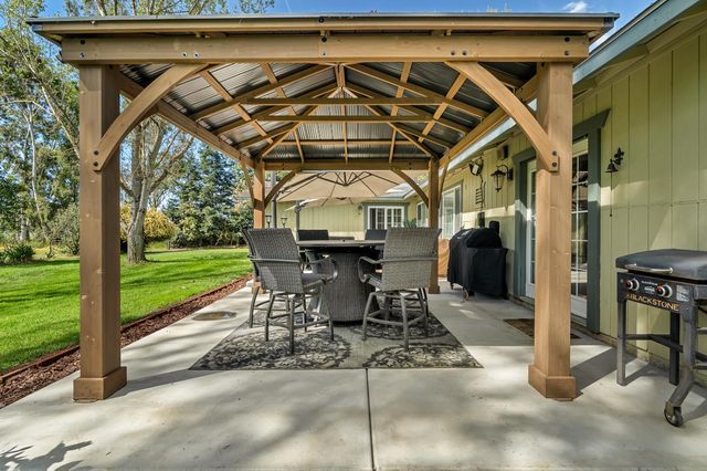 12354 Hobday Rd, Wilton, CA 95693