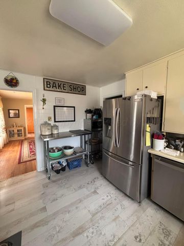 1201 Avenue L, Childress, TX 79201