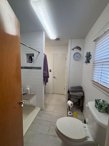 1201 Avenue L, Childress, TX 79201