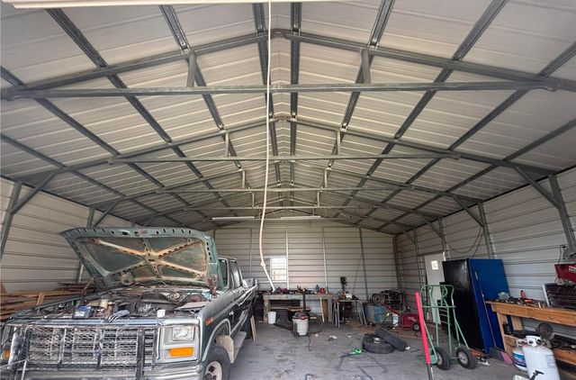 1201 Avenue L, Childress, TX 79201