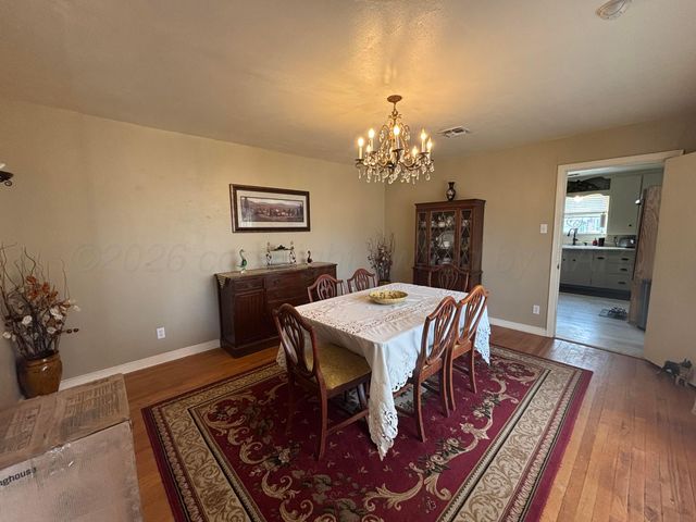 1201 Avenue L, Childress, TX 79201