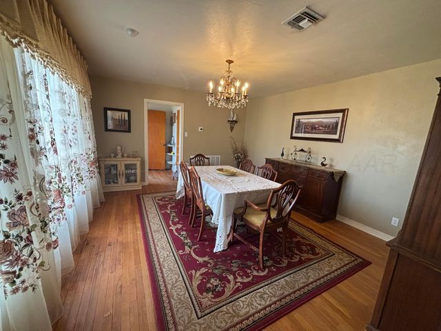 1201 Avenue L, Childress, TX 79201