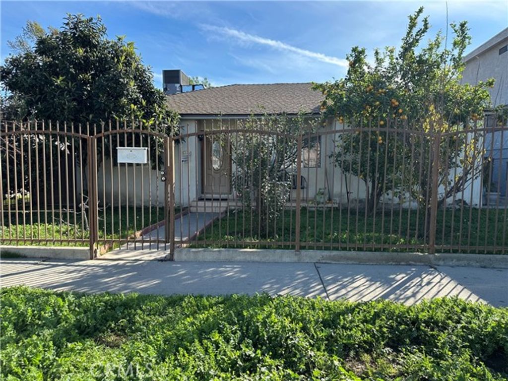 6044 Woodman, Van Nuys (los Angeles), CA 91401