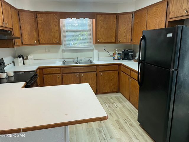 1106 W Austin Street, Webb City, MO 64870