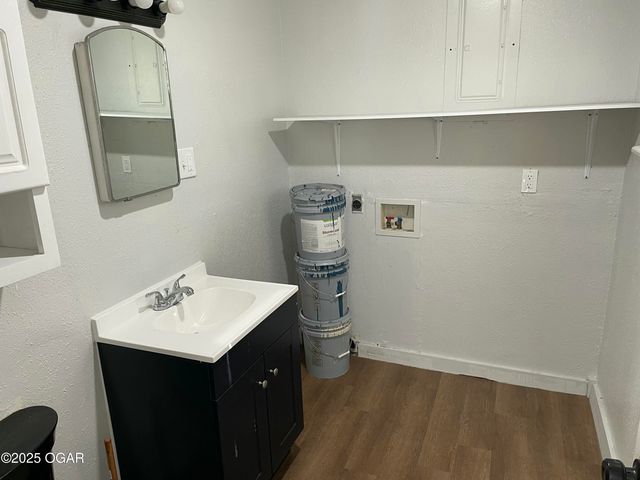 1106 W Austin Street, Webb City, MO 64870