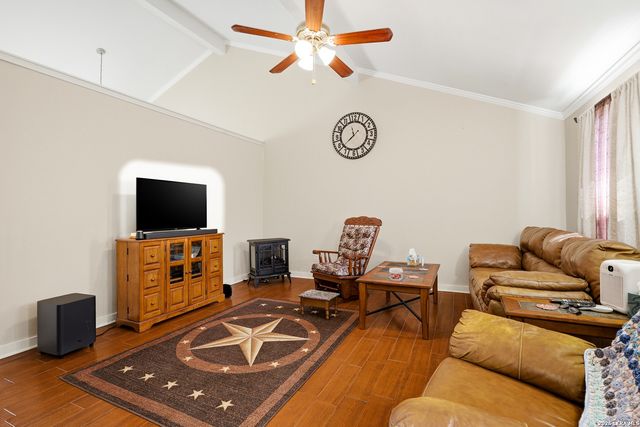 2300 Stagecoach, Seguin, TX 78155