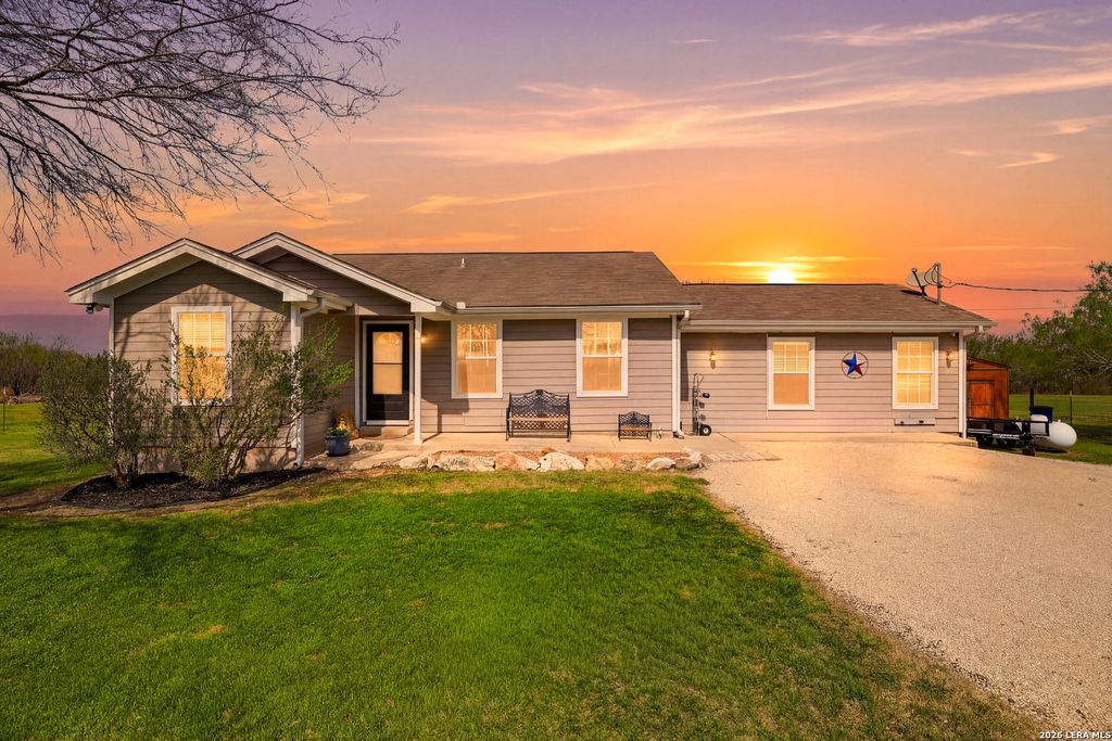 2300 Stagecoach, Seguin, TX 78155