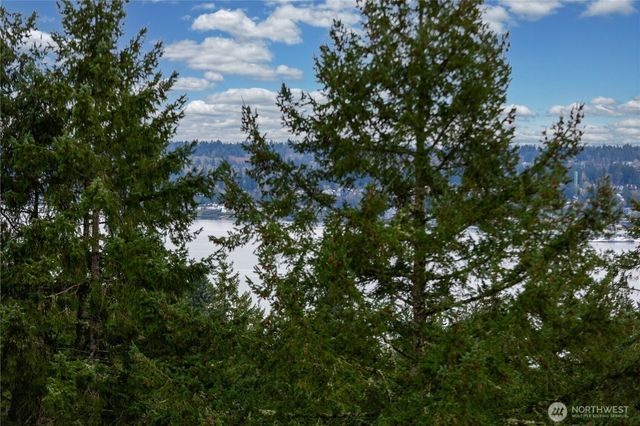 1270 Lansing Avenue, Bremerton, WA 98312