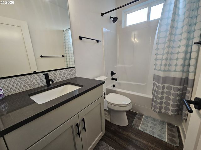 13201 Ne 99TH Way, Vancouver, WA 98682