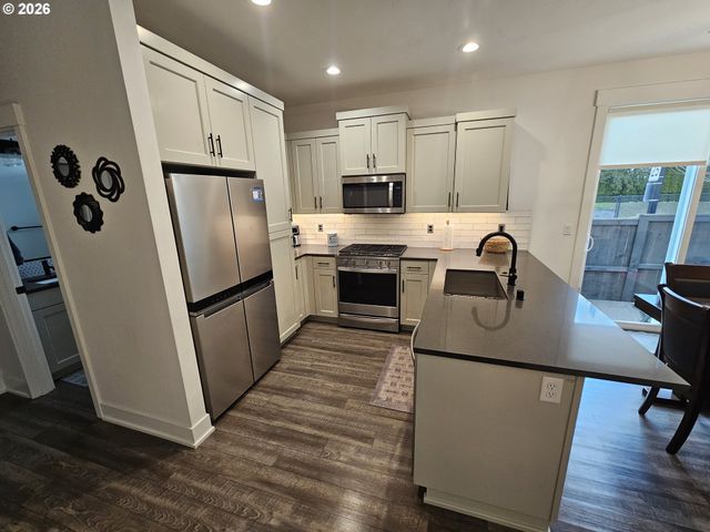 13201 Ne 99TH Way, Vancouver, WA 98682