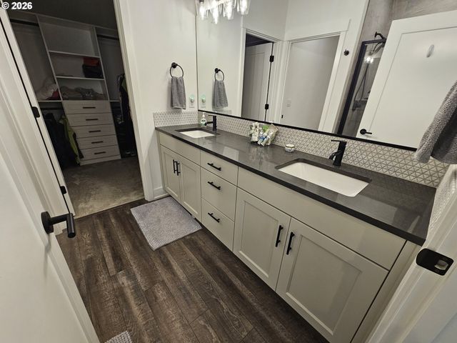 13201 Ne 99TH Way, Vancouver, WA 98682