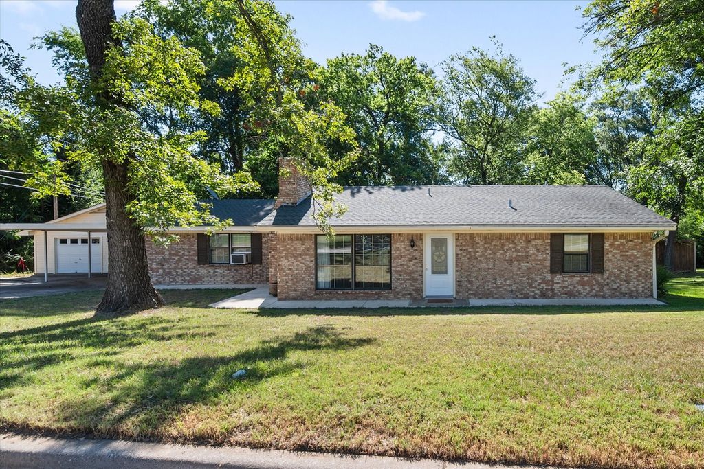 1702 Lazy U Drive, Canton, TX 75103