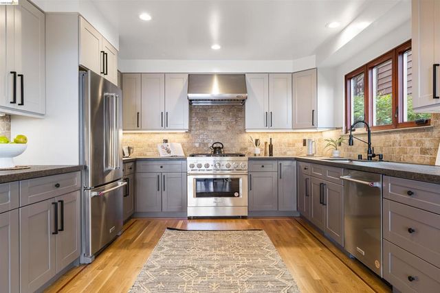 1530 Campus Dr, Berkeley, CA 94708