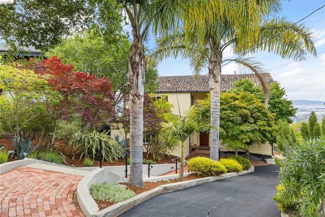 1530 Campus Dr, Berkeley, CA 94708