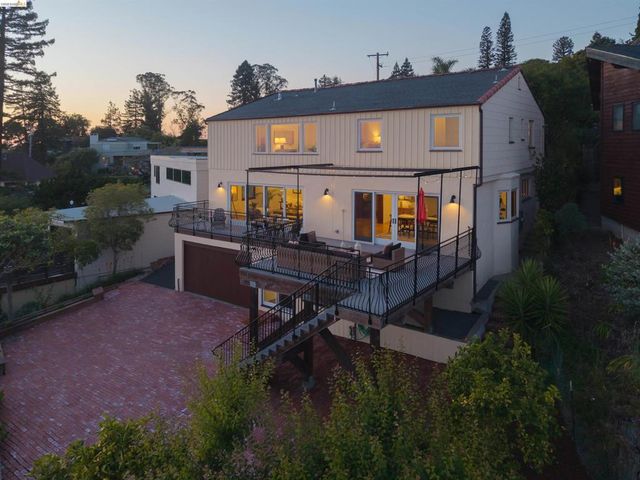 1530 Campus Dr, Berkeley, CA 94708
