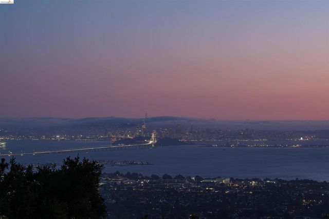 1530 Campus Dr, Berkeley, CA 94708