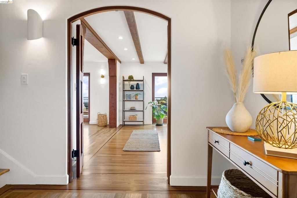 Image 10 of property listing at 1530 Campus Dr, Berkeley, CA 94708