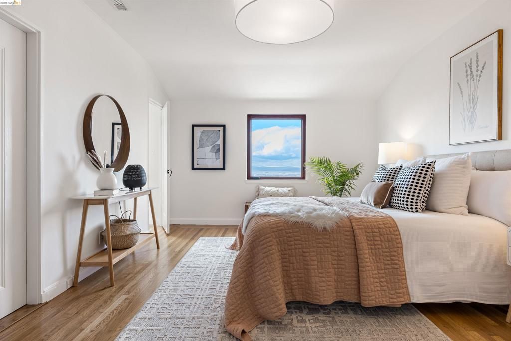 Image 31 of property listing at 1530 Campus Dr, Berkeley, CA 94708