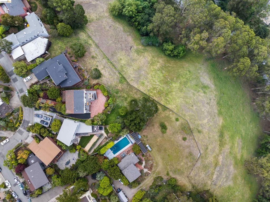 Image 44 of property listing at 1530 Campus Dr, Berkeley, CA 94708