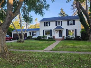 153 Pinecrest Drive, Irondequoit, NY 14617