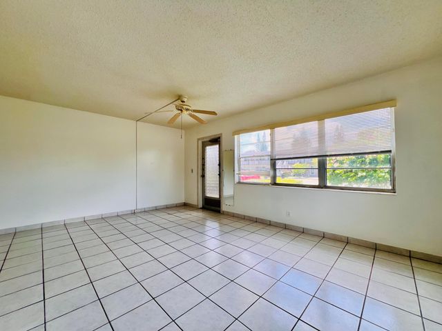 141 Sussex H, West Palm Beach, FL 33417