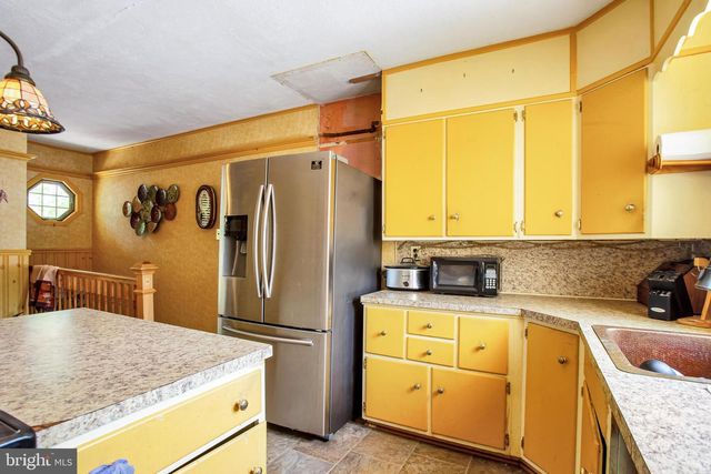 210 S RAILROAD AVE, Rio Grande, NJ 08242