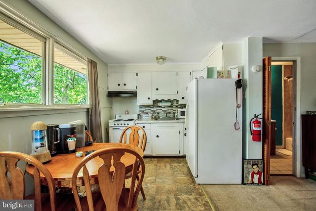 210 S RAILROAD AVE, Rio Grande, NJ 08242
