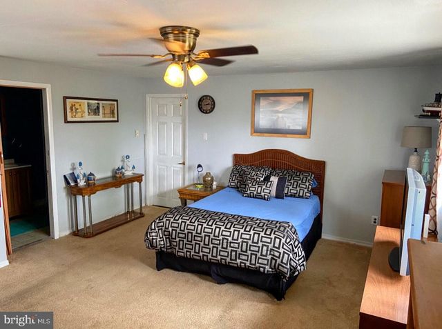 210 S RAILROAD AVE, Rio Grande, NJ 08242