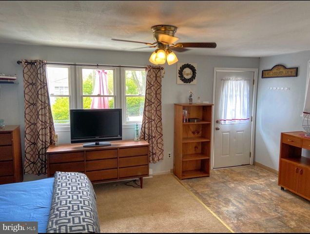 210 S RAILROAD AVE, Rio Grande, NJ 08242