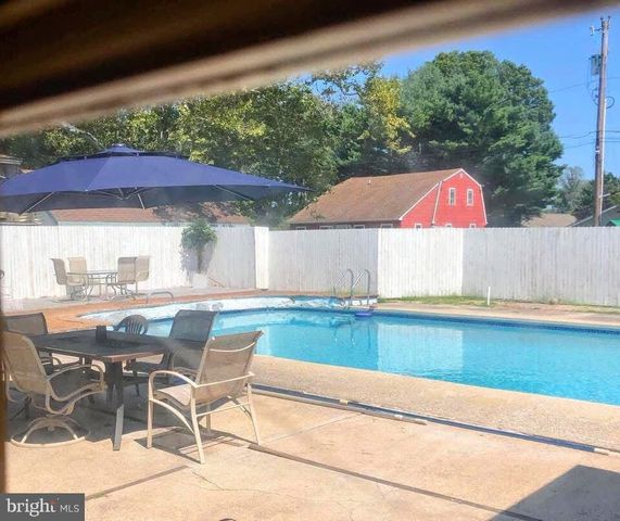 210 S RAILROAD AVE, Rio Grande, NJ 08242