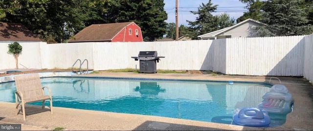 210 S RAILROAD AVE, Rio Grande, NJ 08242