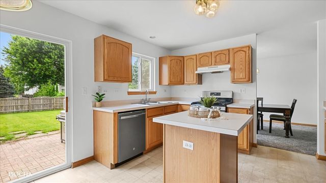 418 Terrace Lane, Oswego, IL 60543