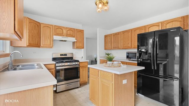 418 Terrace Lane, Oswego, IL 60543