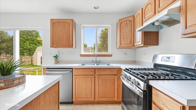 418 Terrace Lane, Oswego, IL 60543