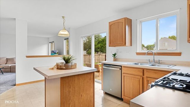 418 Terrace Lane, Oswego, IL 60543