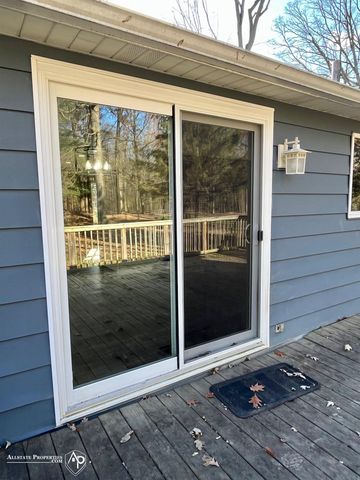 6323 Bluejay Drive, Flint, MI 48506