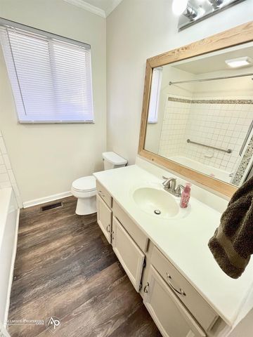 6323 Bluejay Drive, Flint, MI 48506