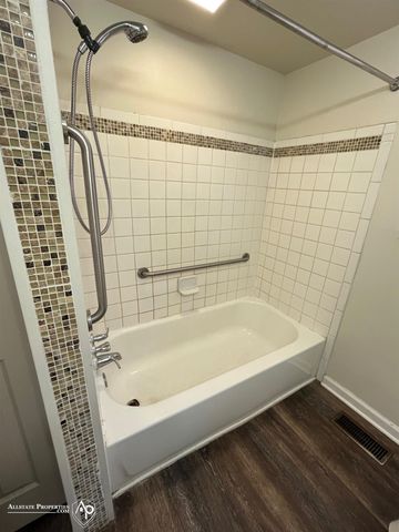 6323 Bluejay Drive, Flint, MI 48506