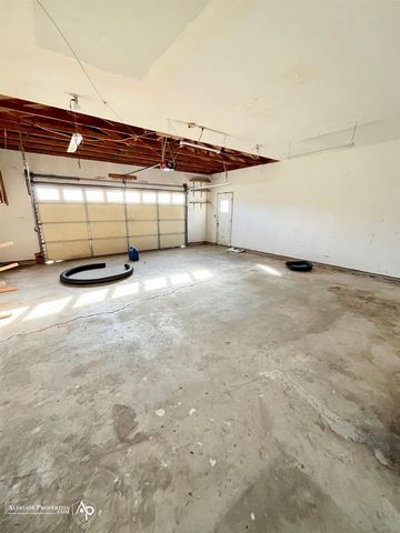 6323 Bluejay Drive, Flint, MI 48506