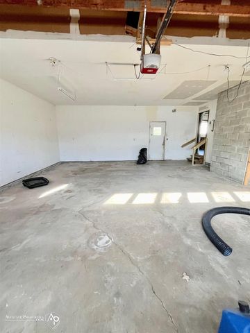 6323 Bluejay Drive, Flint, MI 48506