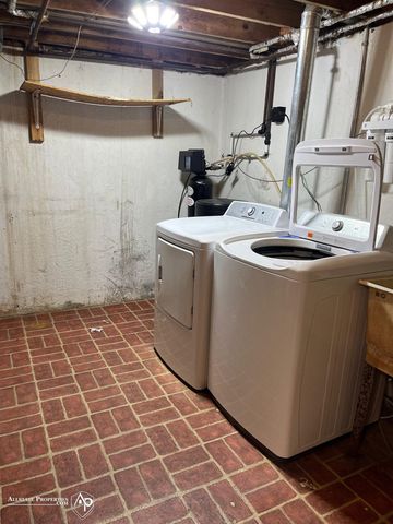 6323 Bluejay Drive, Flint, MI 48506