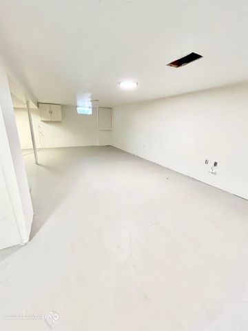 6323 Bluejay Drive, Flint, MI 48506