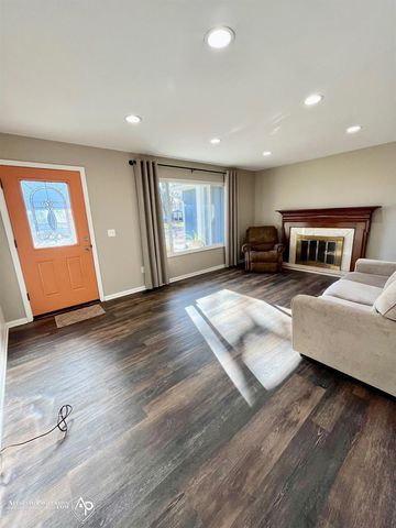 6323 Bluejay Drive, Flint, MI 48506