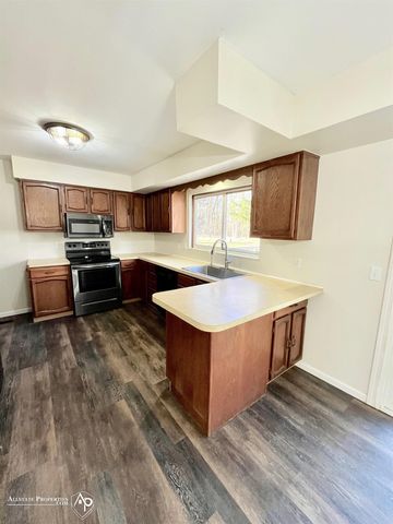 6323 Bluejay Drive, Flint, MI 48506