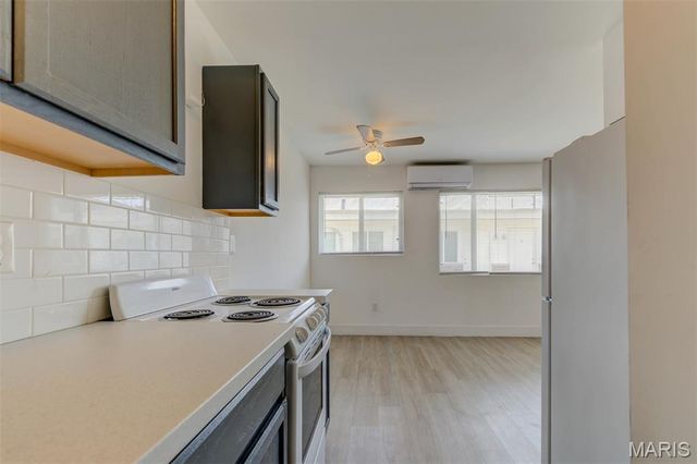 1068 Sutter Avenue, St Louis, MO 63130