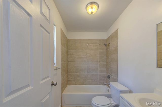 1068 Sutter Avenue, St Louis, MO 63130