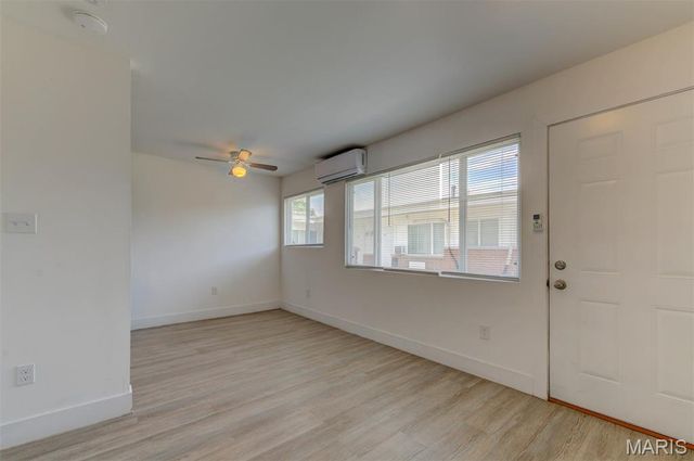 1068 Sutter Avenue, St Louis, MO 63130