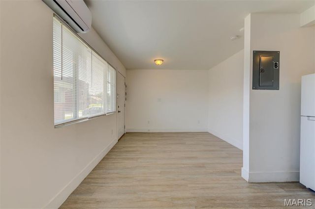 1068 Sutter Avenue, St Louis, MO 63130