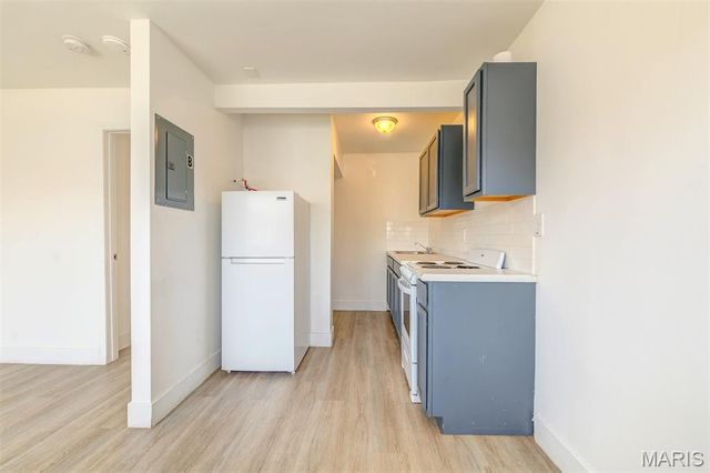 1068 Sutter Avenue, St Louis, MO 63130